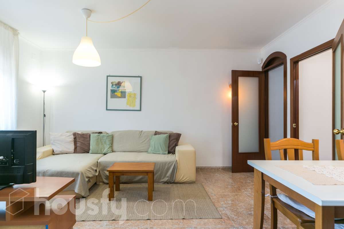 Sala de estar de Casa adosada en venta en Roda de Berà con Calefacción, Terraza y Trastero