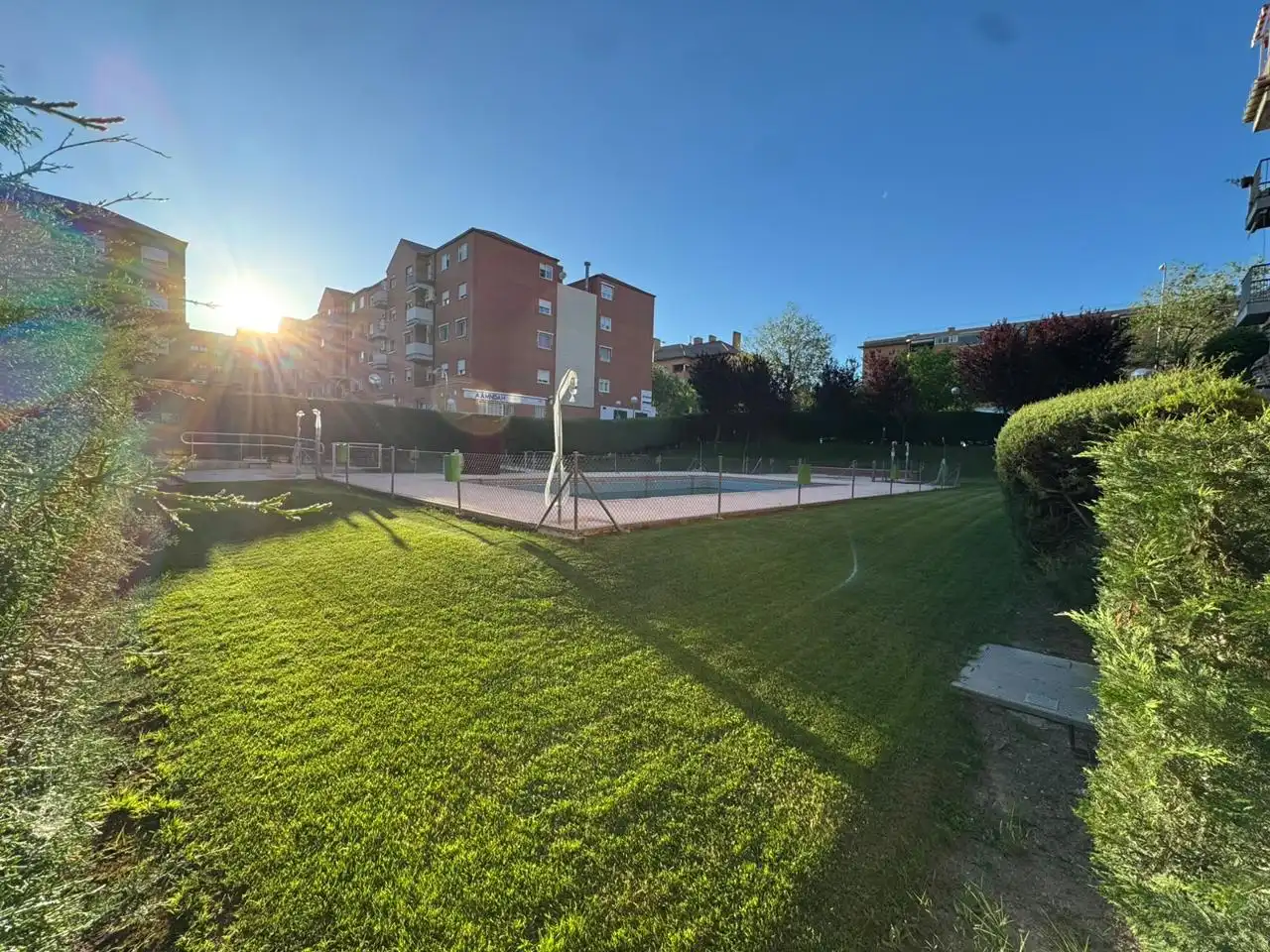 Parking de Piso en venta en Alcobendas con Calefacción y Piscina comunitaria