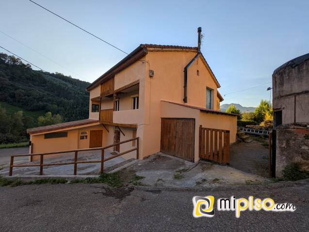 Casa-chalet en Venta en Ramales de la Victoria