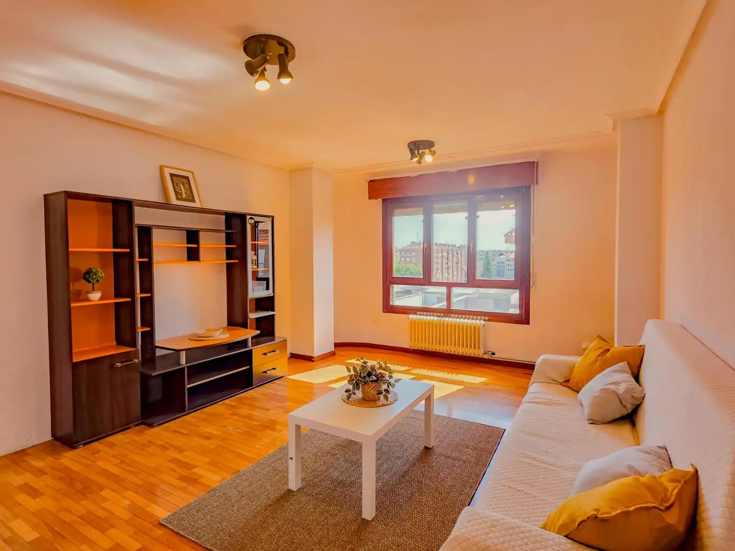 Wohnzimmer von Wohnung zum Verkauf in  Logroño mit Heizung, Abstellraum und Gemeinschaftspool