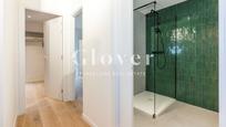 Bathroom of Flat to rent in  Barcelona Capital  with Air Conditioner and Balcony