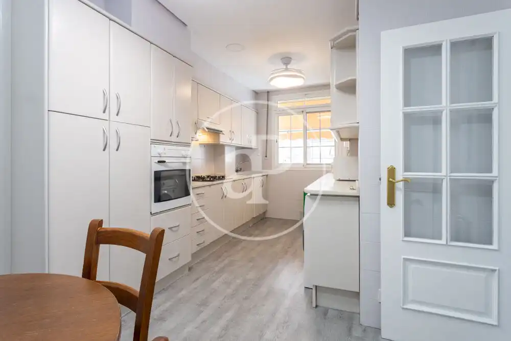 Cocina de Piso de alquiler en Valencia con Aire acondicionado, Calefacción y Balcón