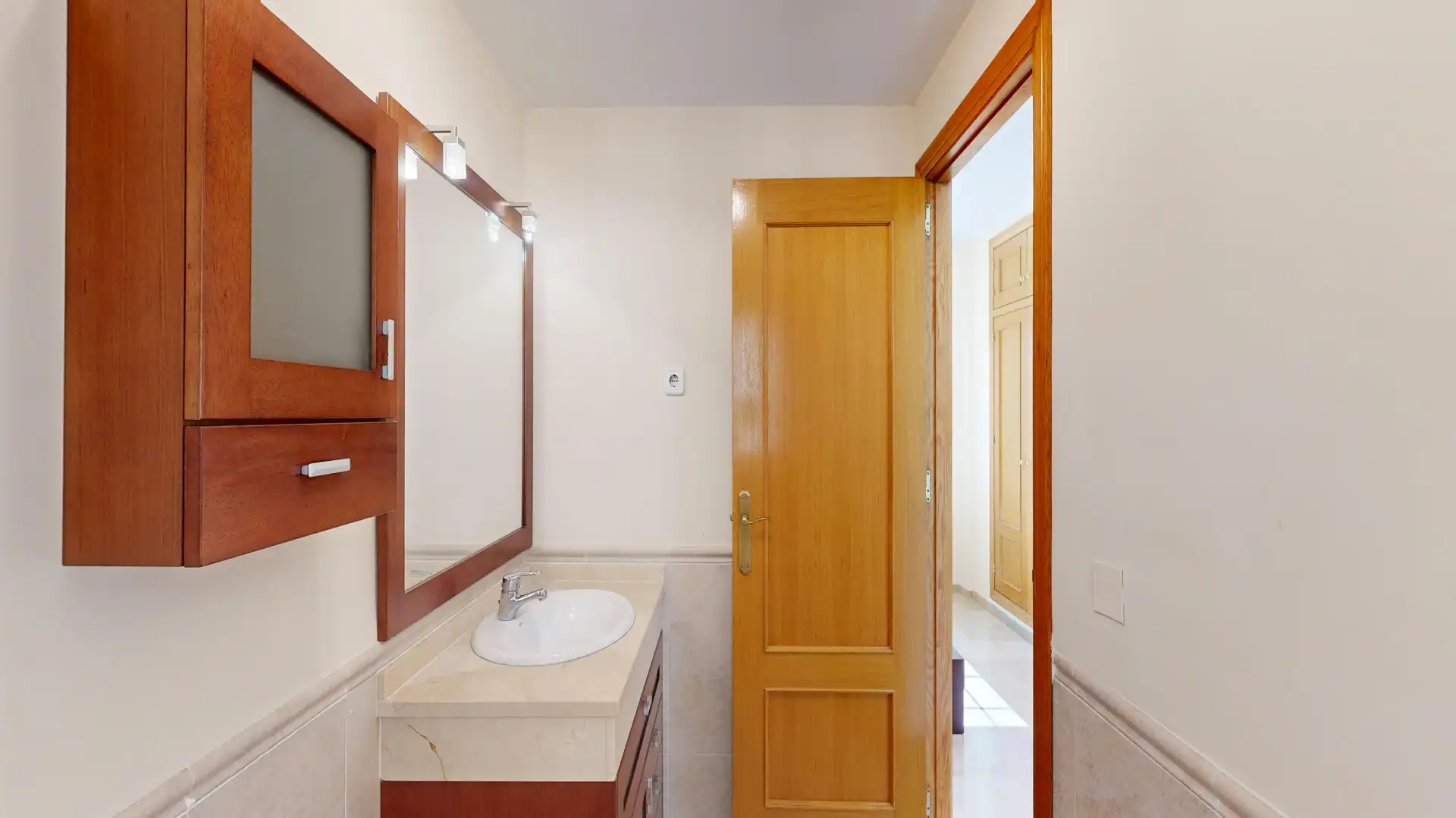 Baño de Piso en venta en Molina de Segura con Aire acondicionado, Terraza y Trastero