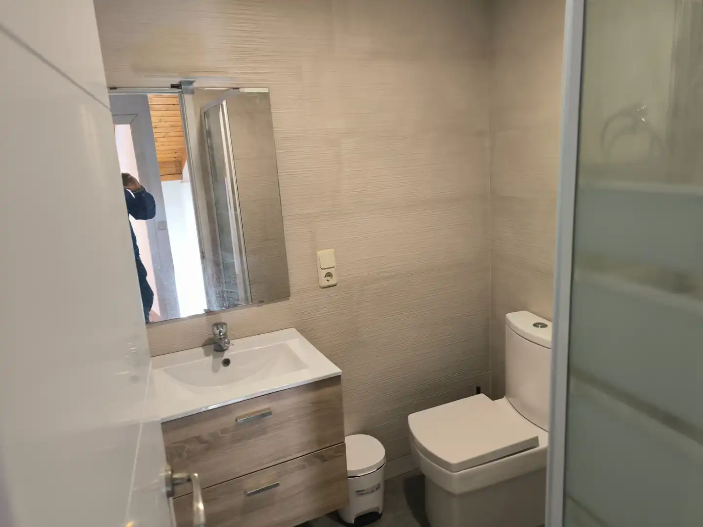 Bany de Dúplex de lloguer en Madrid amb Aire condicionat, Calefacció i Parquet