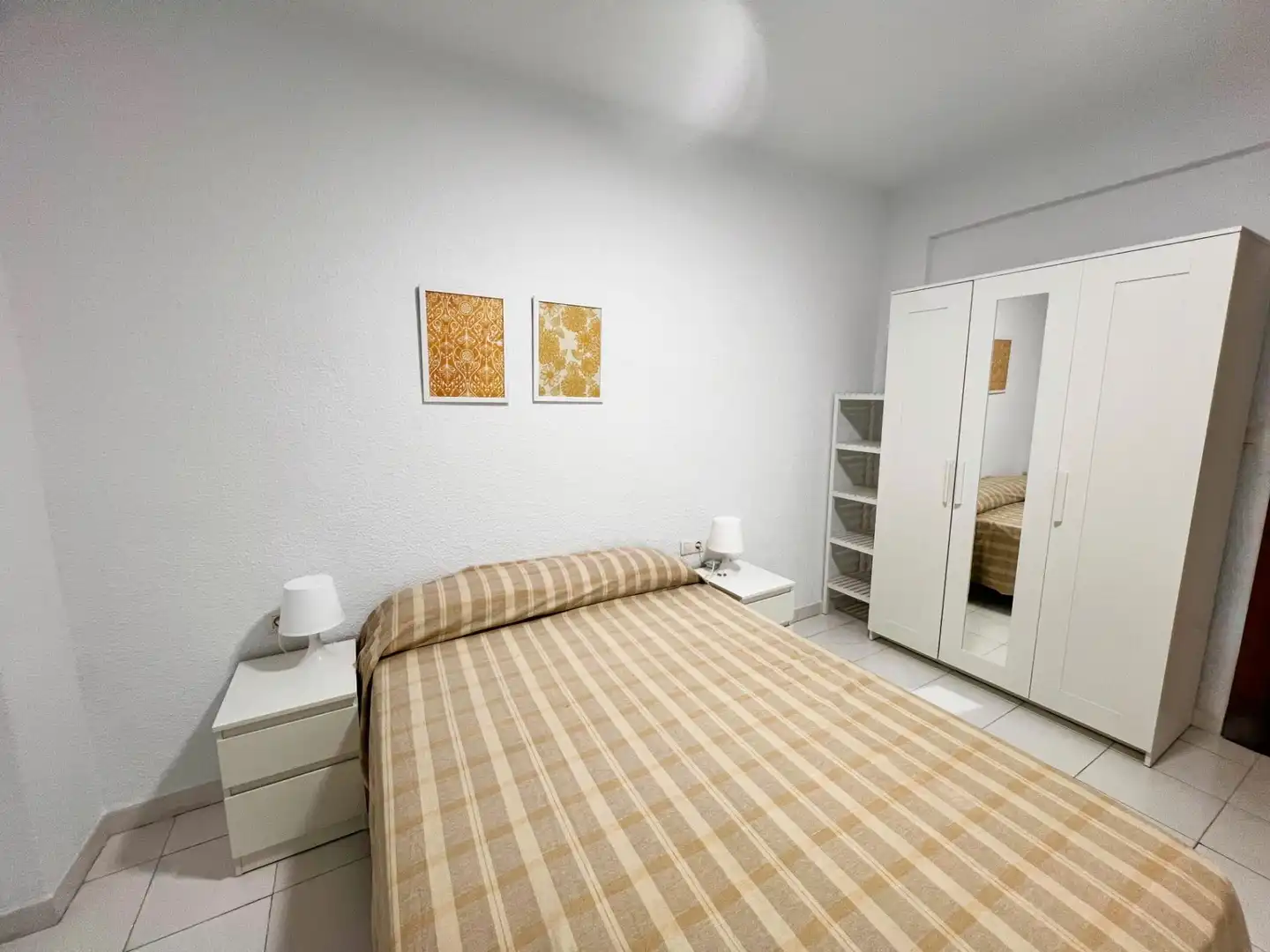 Habitación de Piso de alquiler en Granada con Amueblado