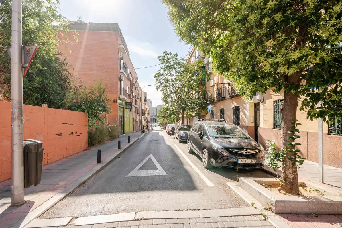 Vista exterior de Planta baixa en venda en Madrid amb Calefacció, Terrassa i Balcó
