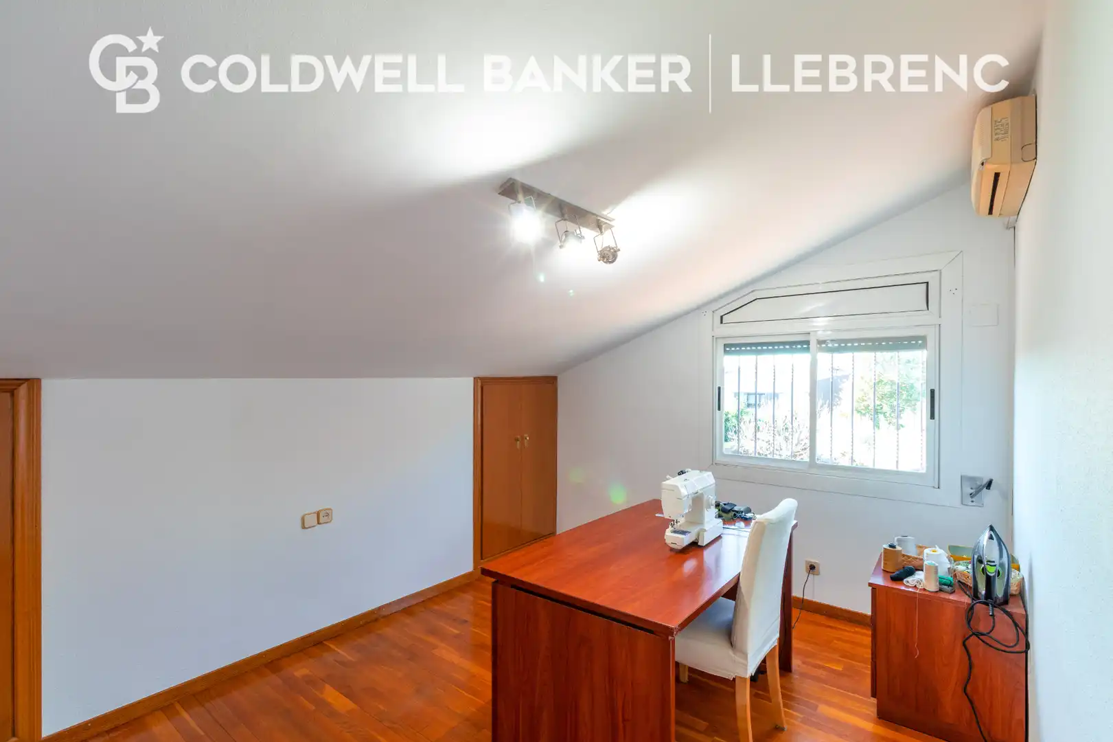 Exterior view of Houses for sale in Sant Cugat del Vallès  with Air Conditioner, Heating and Private garden