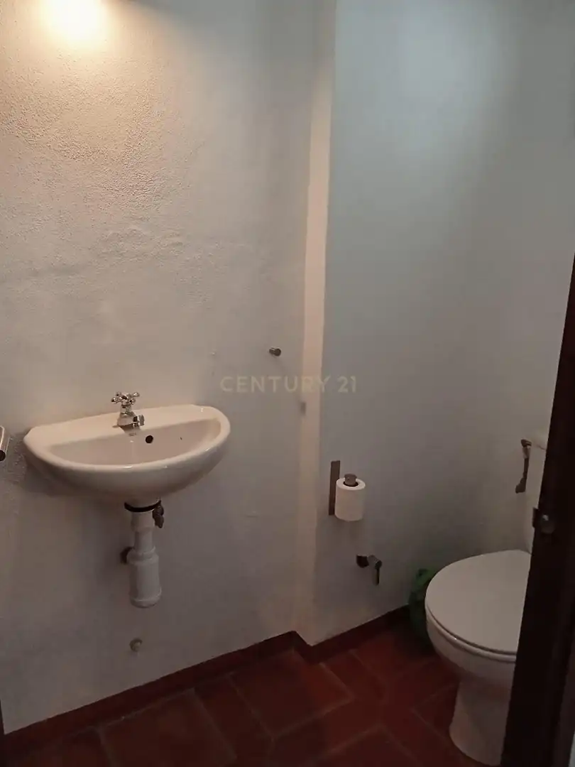 Baño de Oficina de alquiler en La Taha