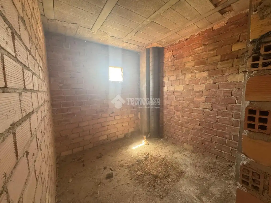 Casa adosada en venda en Ítrabo