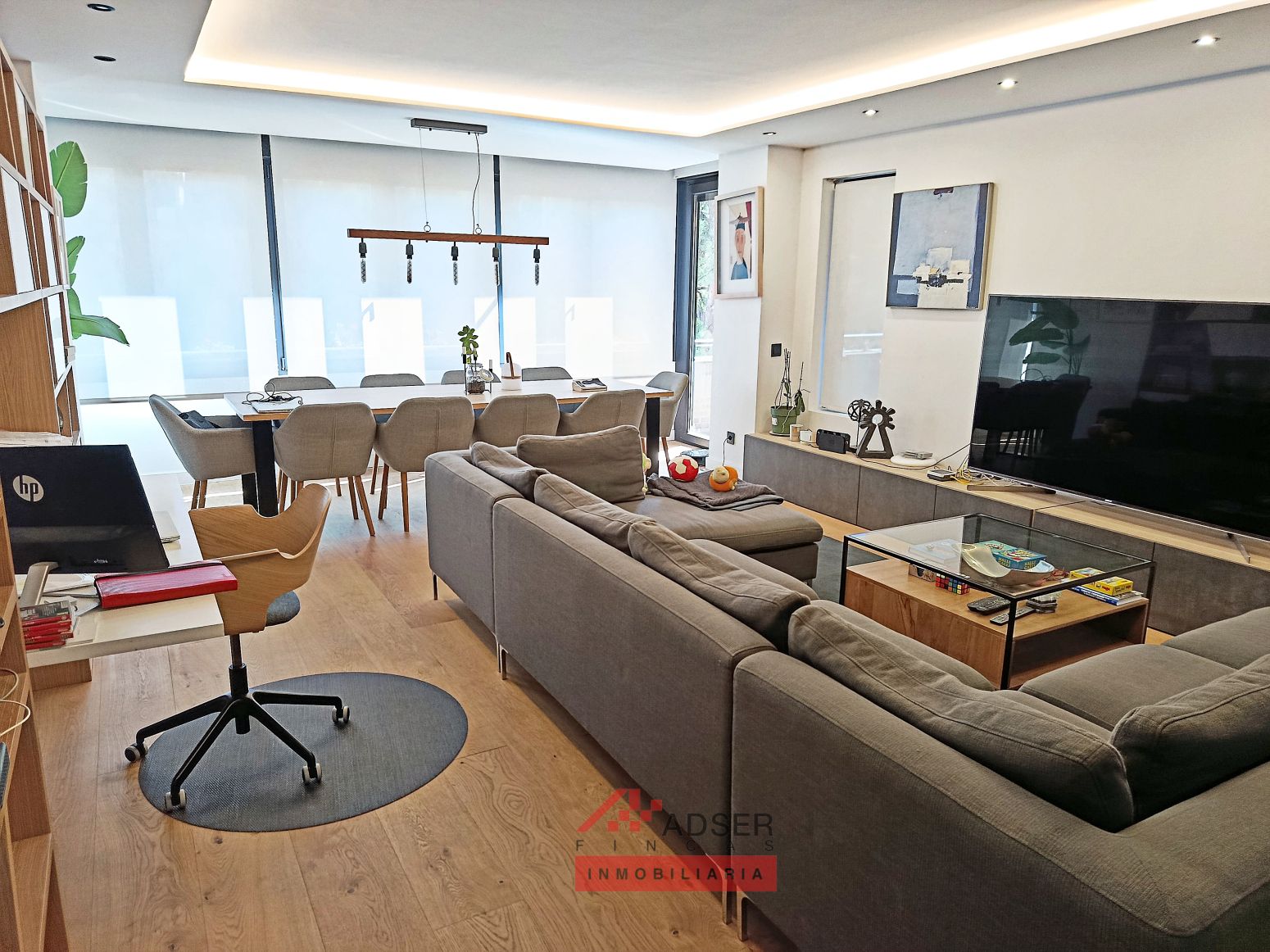 Living room of Flat for sale in  Logroño  with Air Conditioner, Heating and Parquet flooring