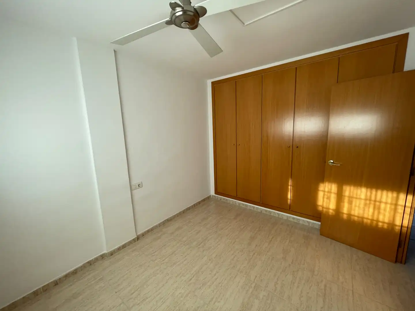 Semi-detached house with terrace for sale in Carrer de Pere Vergés 29, imagen 16