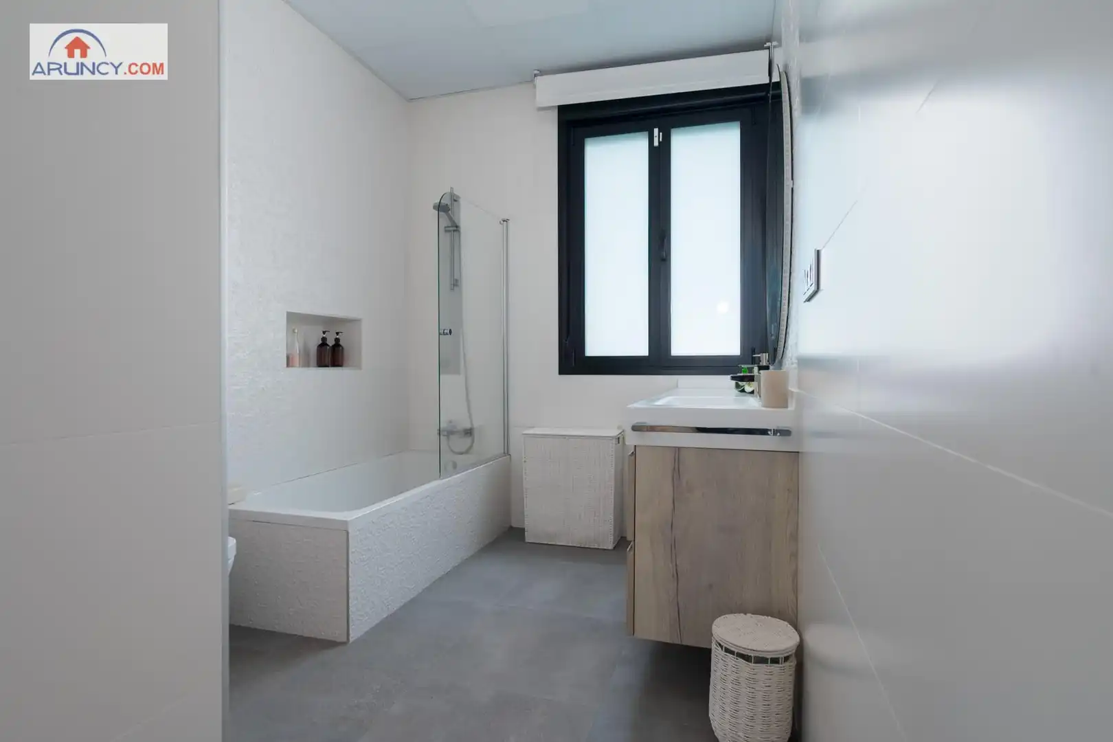Baño de Casa adosada en venta en Dos Hermanas con Aire acondicionado, Jardín privado y Terraza
