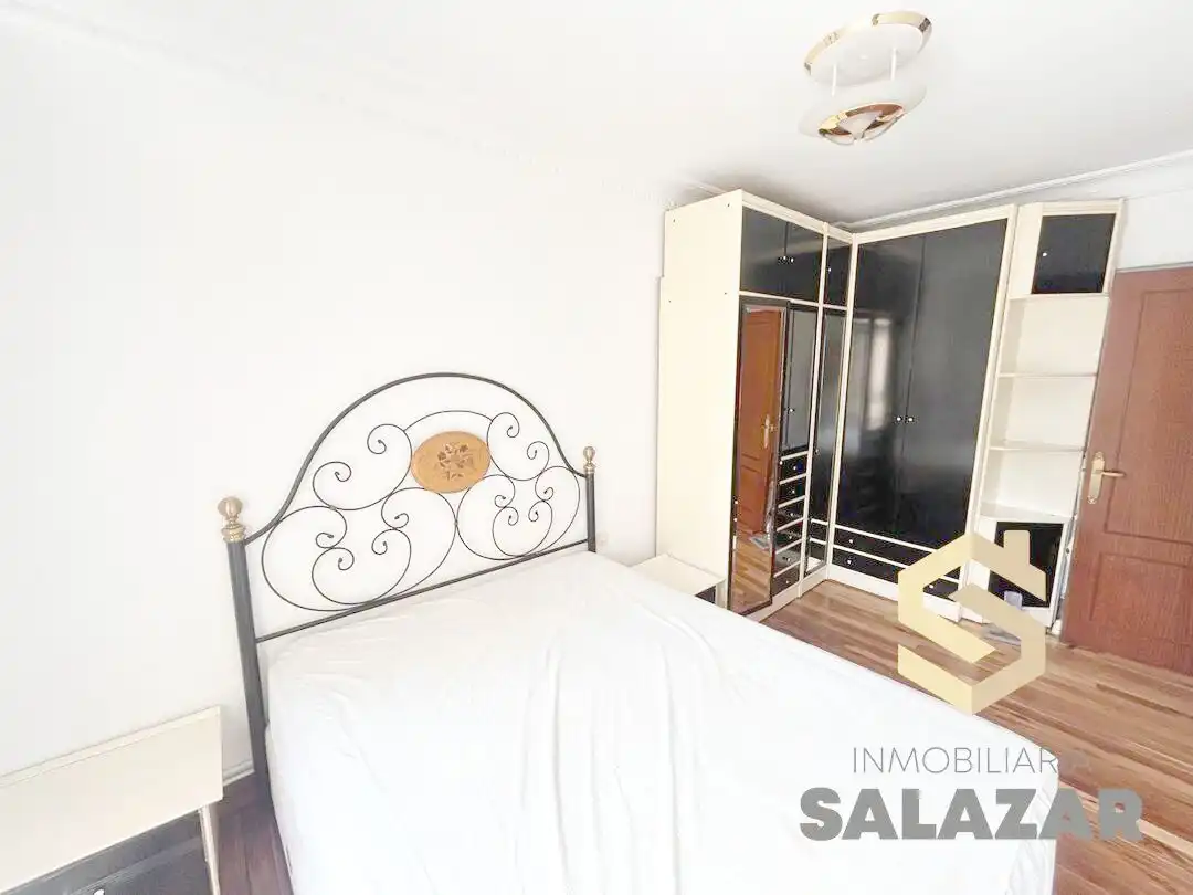 Bedroom of Flat for rent in Bilbao   with Heating