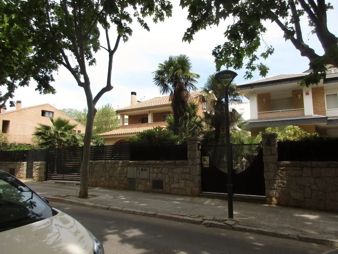 Vista exterior de Casa o xalet en venda en Reus amb Aire condicionat, Calefacció i Jardí privat