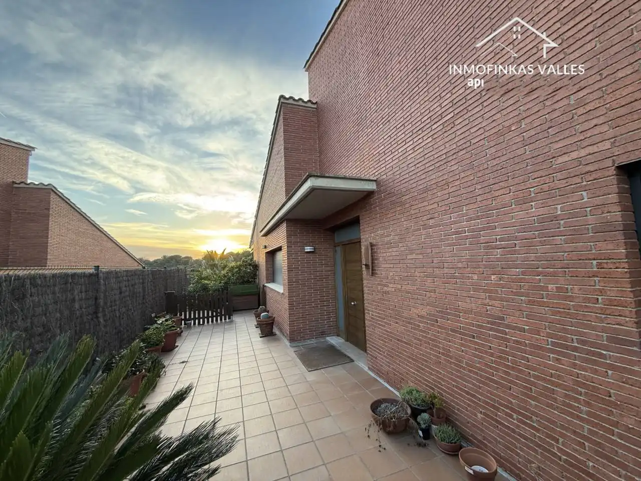 Vista exterior de Casa o xalet en venda en Caldes de Montbui amb Aire condicionat, Calefacció i Jardí privat