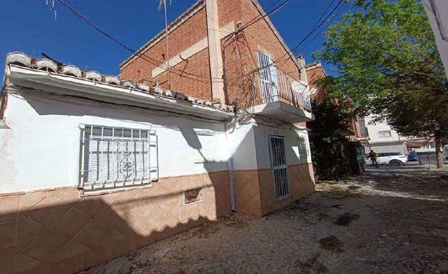 Casa adosada en Venta en C/ Risueño en La Paz