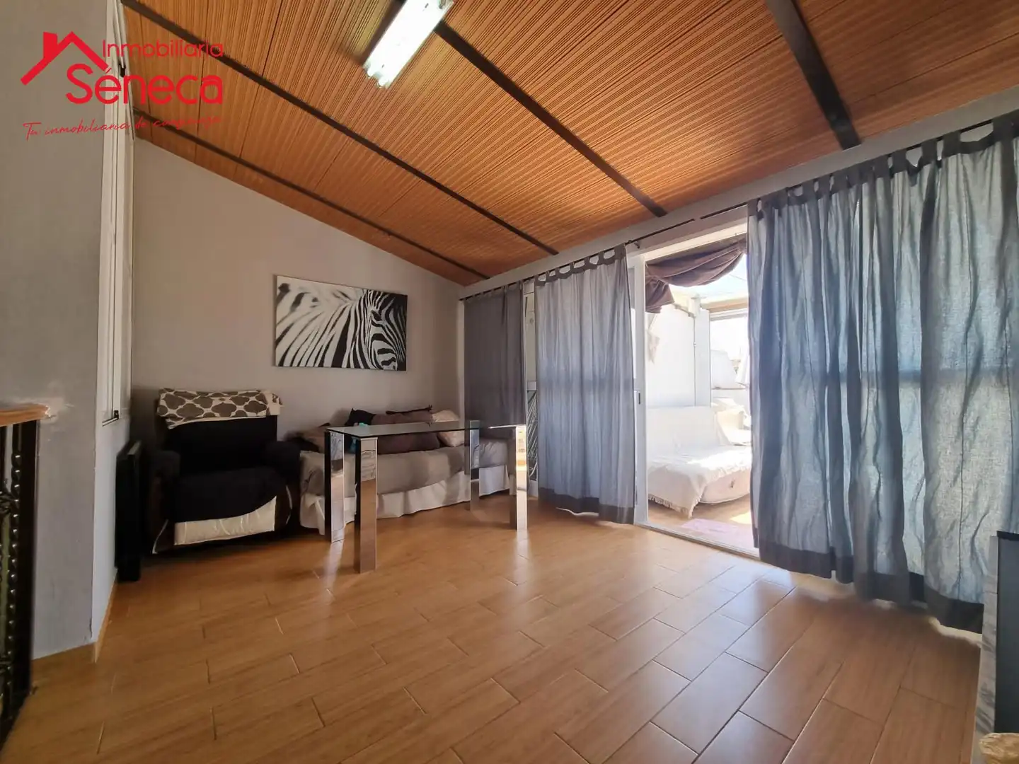 Sala d'estar de Casa adosada en venda en Córdoba amb Aire condicionat, Calefacció i Terrassa