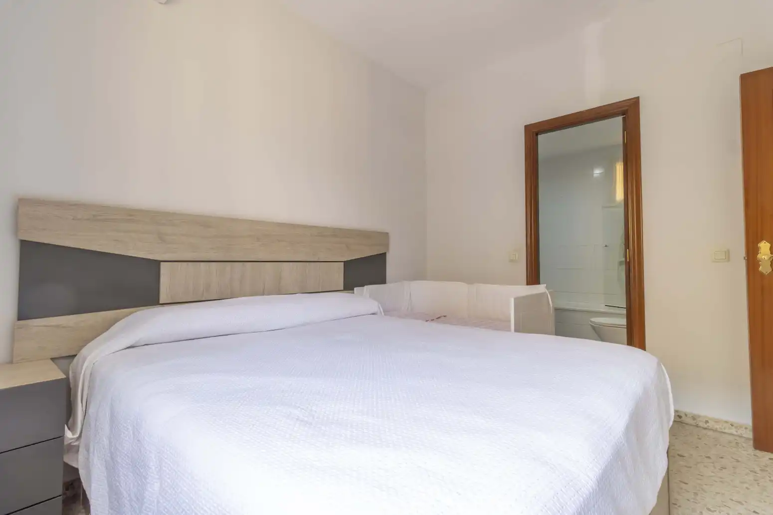 Habitación de Piso en venta en Sevilla con Aire acondicionado y Terraza