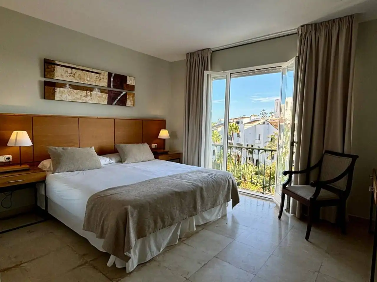 Bedroom of Flat for rent in Marbella  with Air Conditioner, Heating and Terrace