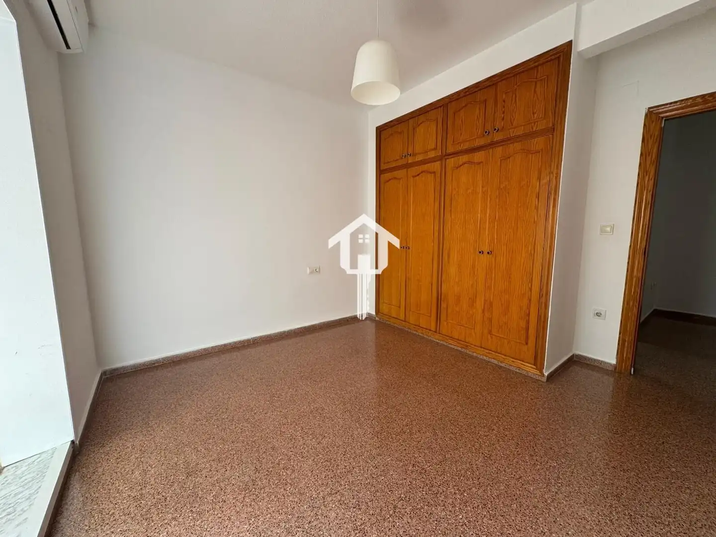 Habitación de Casa adosada en venta en Alicante / Alacant con Terraza, Trastero y Amueblado