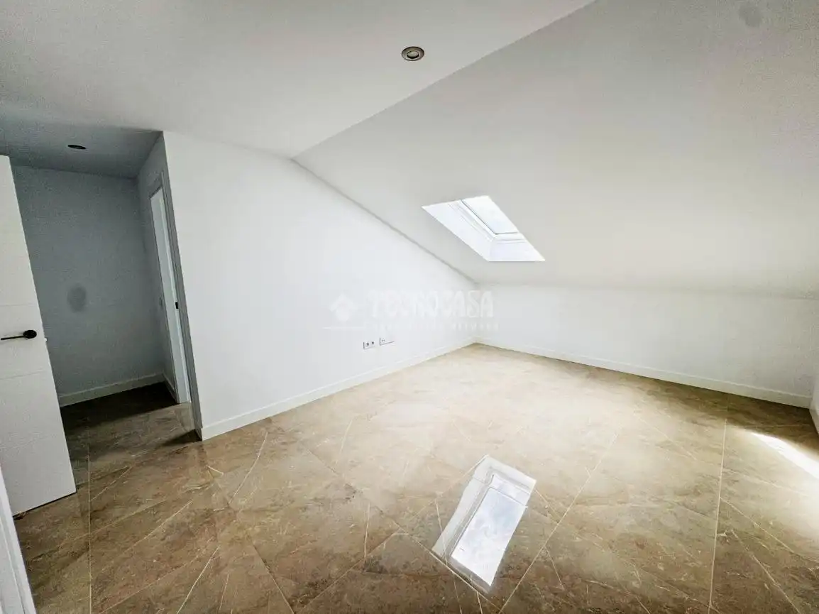 Dúplex en venta en Navalcarnero con Aire acondicionado, Calefacción y Terraza