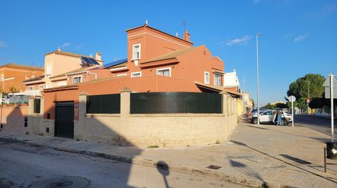 Foto 2 de Casa adosada de alquiler en Calle Manzanilla, Gines, Sevilla