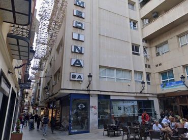 Business premises for sale in Calle Platería 40