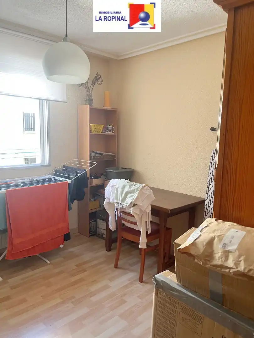 Bedroom of Flat for sale in Salamanca  with Heating, Parquet flooring and Furnished