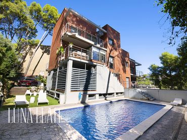 Casa pareada con piscina en venta en El Poal