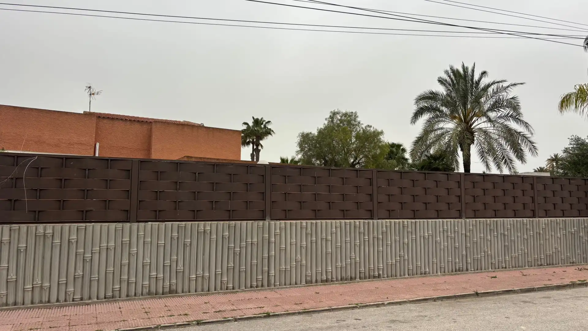 Vista exterior de Casa o xalet en venda en Elche / Elx amb Jardí privat, Terrassa i Piscina