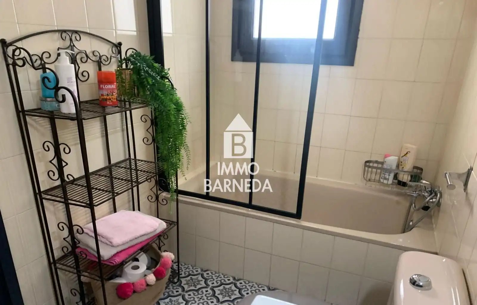 Badezimmer von Wohnung zum Verkauf in Roses mit Klimaanlage, Heizung und Terrasse