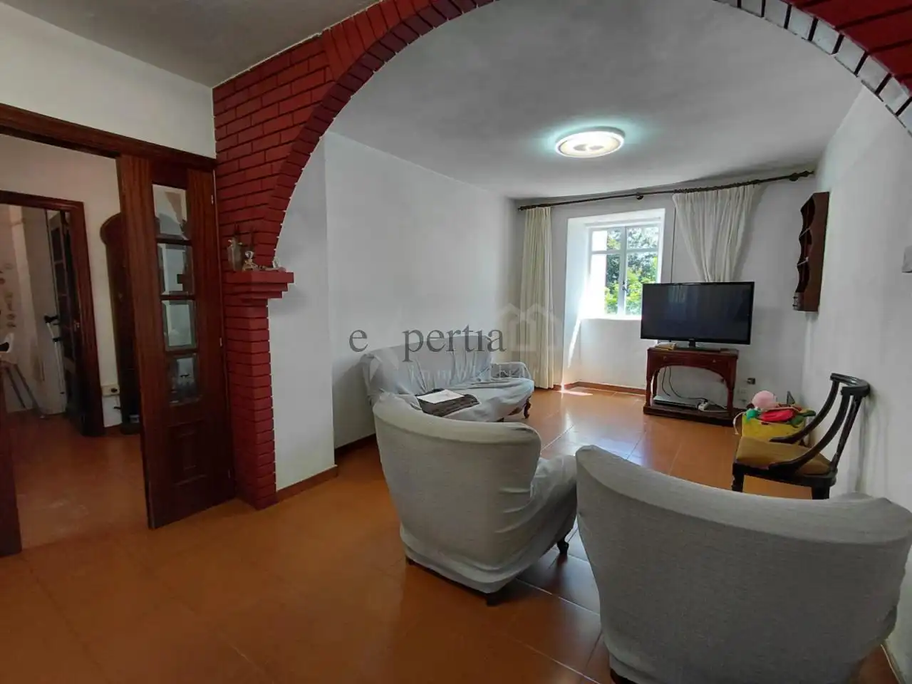 Sala d'estar de Casa o xalet en venda en Rianxo amb Calefacció, Jardí privat i Traster