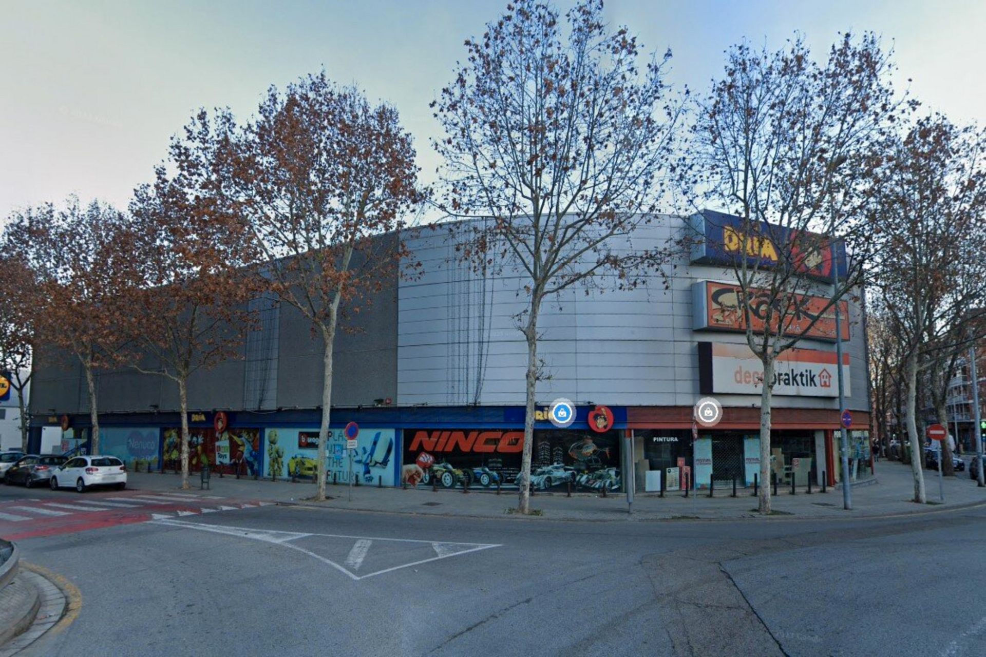 Vista exterior de Local en venda en Mollet del Vallès amb Aire condicionat i Calefacció