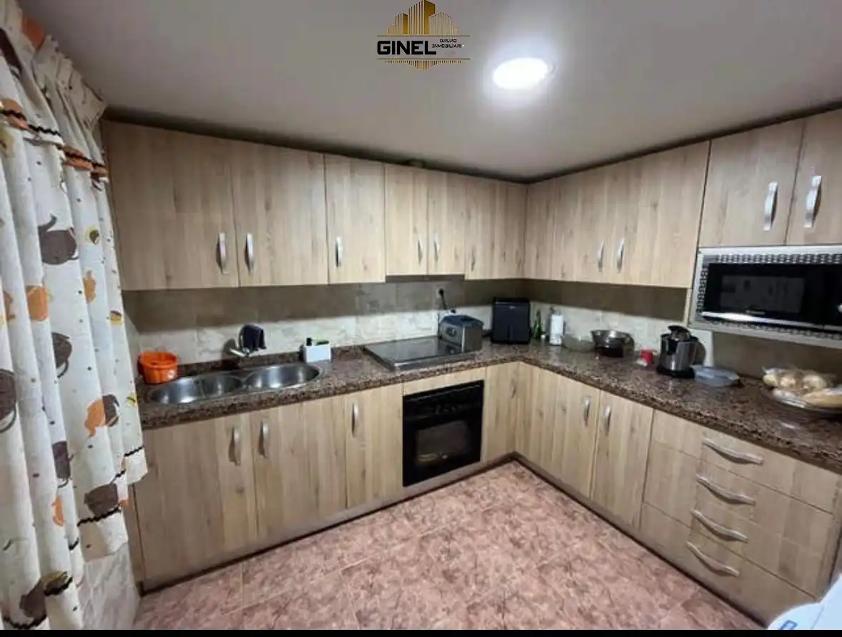 Cocina de Casa adosada en venta en Jaén con Aire acondicionado, Jardín privado y Balcón