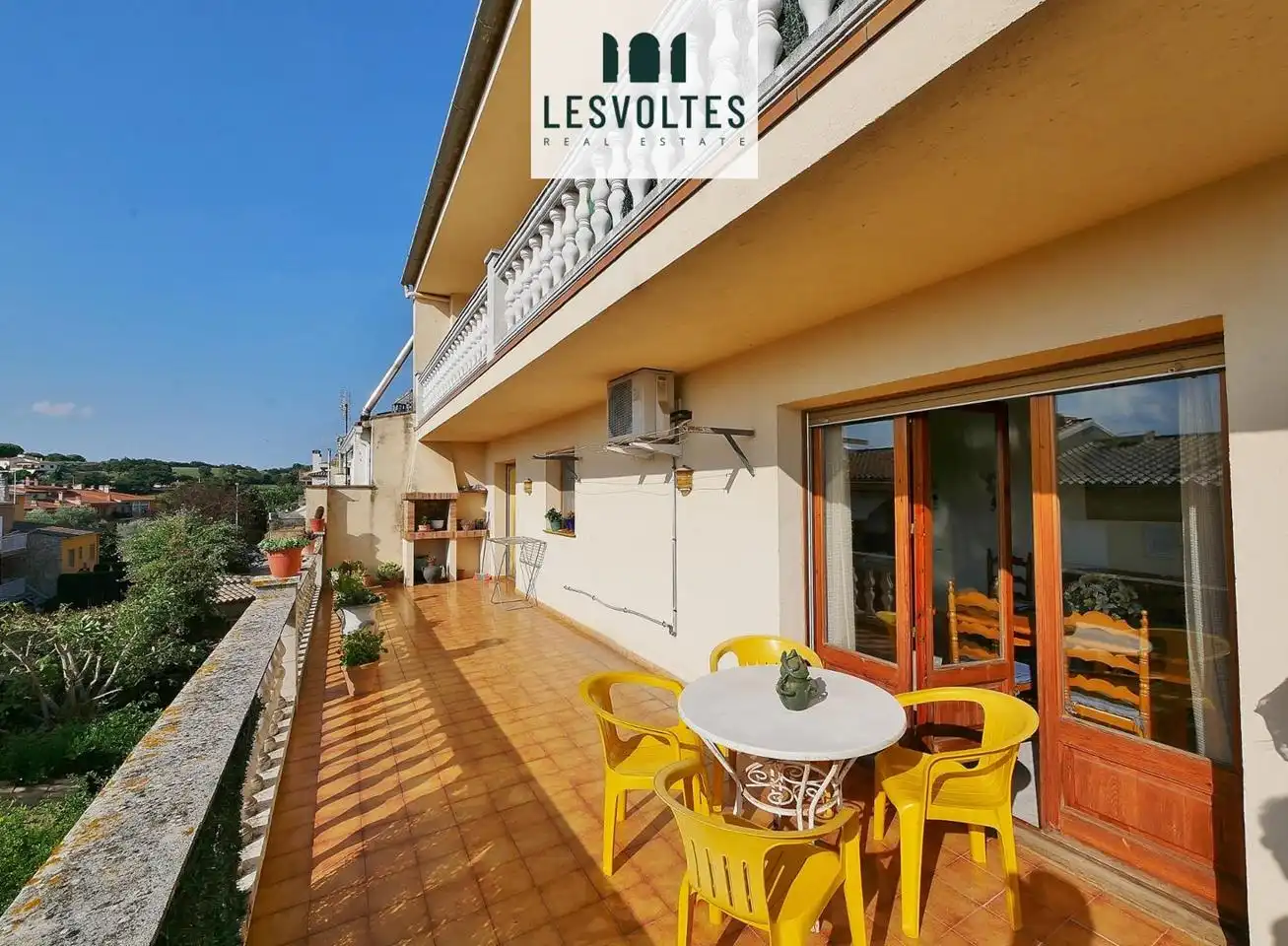 Casa amb terrassa en venda a calle de l'Escut Emporità, imagen 11
