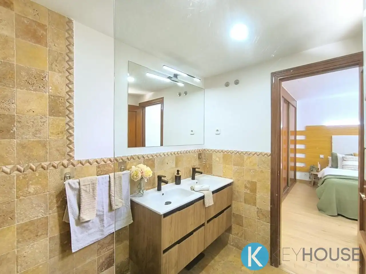 Baño de Casa adosada en venta en Villalbilla con Aire acondicionado, Calefacción y Jardín privado
