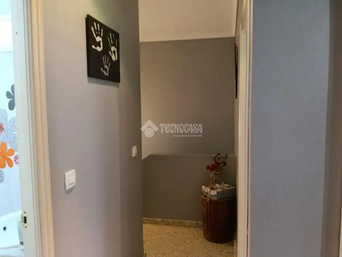Casa adosada en venta en Dos Hermanas con Aire acondicionado, Jardín privado y Trastero