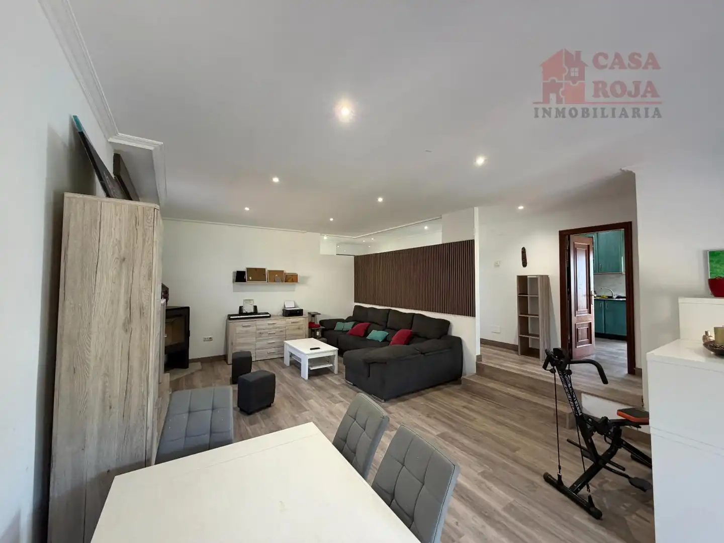Sala d'estar de Casa o xalet en venda en Cangas  amb Calefacció, Terrassa i Moblat