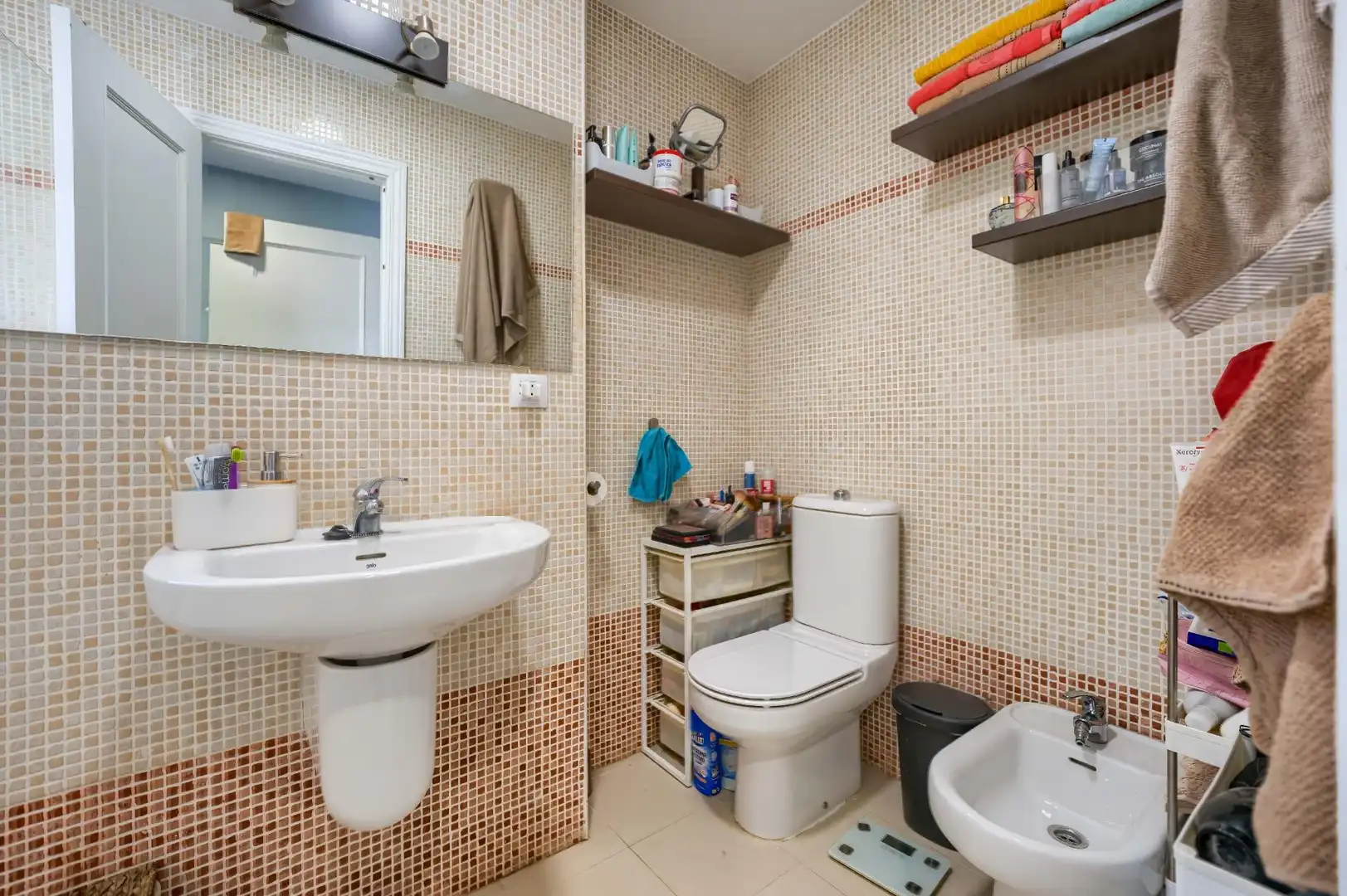 Baño de Piso en venta en Mairena del Aljarafe con Aire acondicionado, Calefacción y Jardín privado