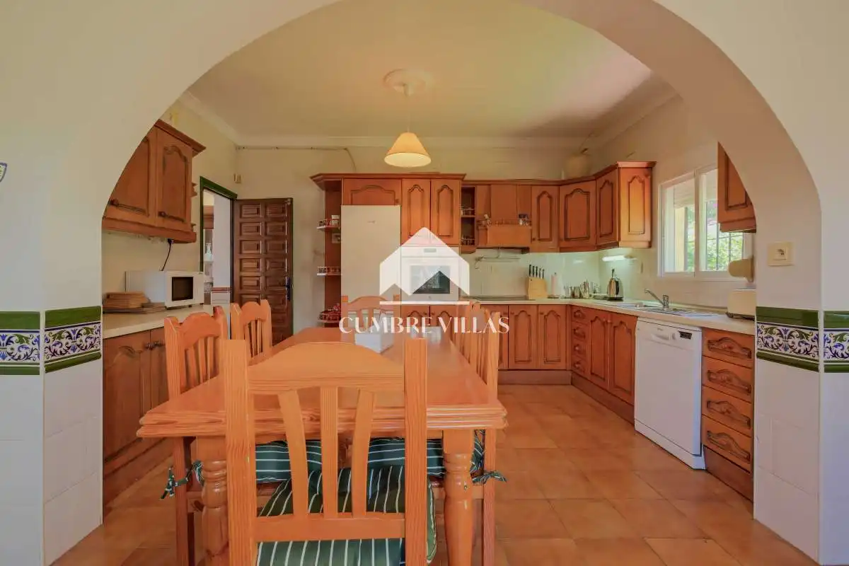 Cuina de Casa o xalet en venda en Nerja amb Jardí privat i Terrassa