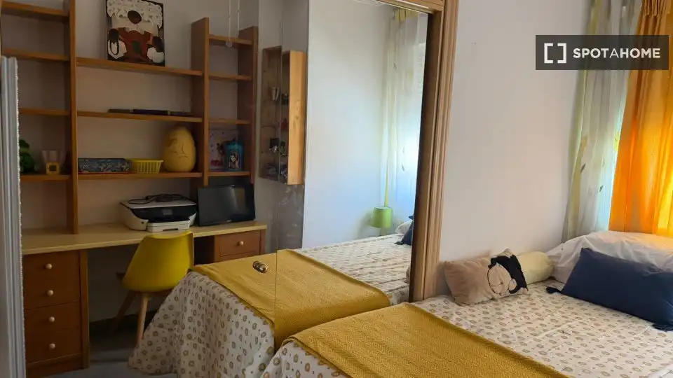 Bedroom of Flat for share in Leganés  with Air Conditioner, Heating and Furnished