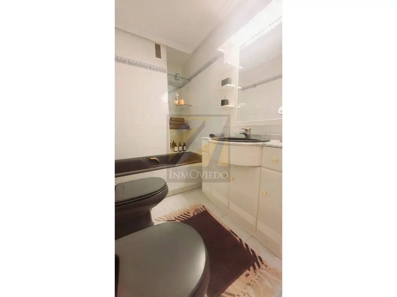 Bathroom of Flat for sale in Ribadesella  with Parquet flooring and Furnished