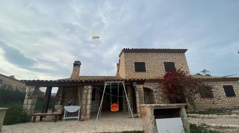 CHALET CON JARDIN EN LA TORRECILLA A POCOS MINUTOS DEL CENTRO