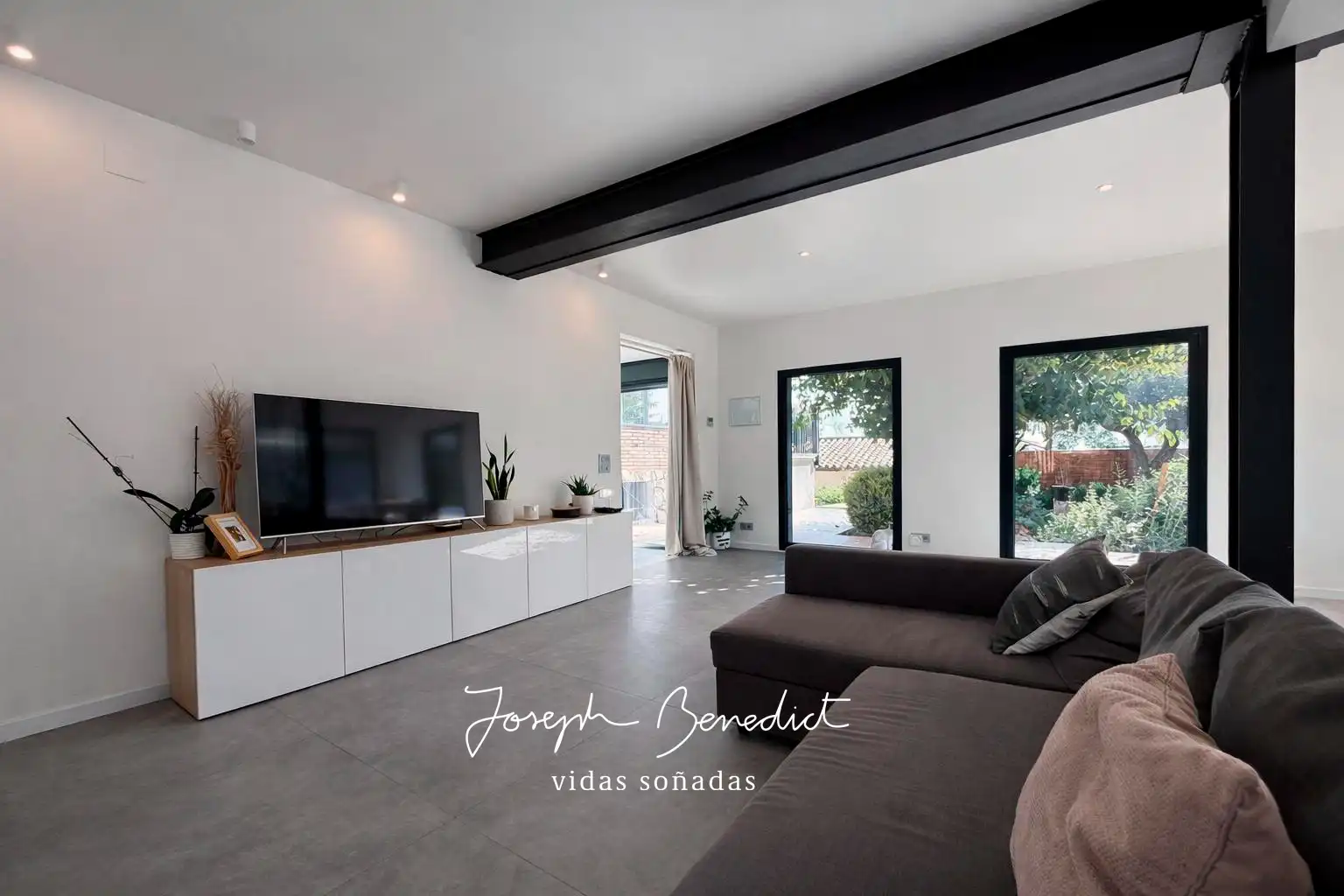 Sala d'estar de Casa o xalet en venda en Castelldefels amb Aire condicionat, Calefacció i Jardí privat