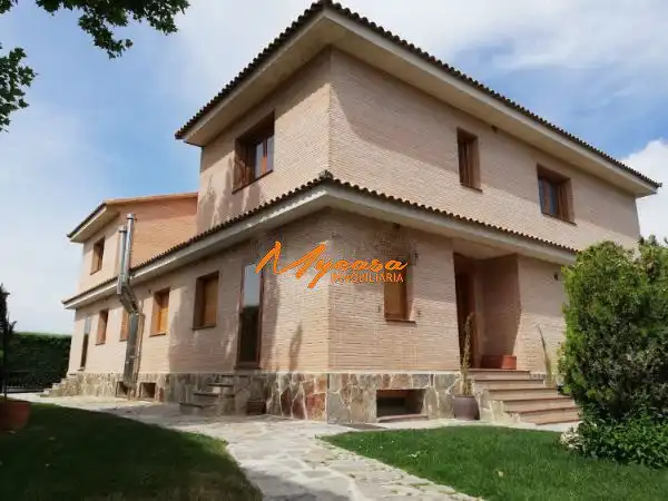 Exterior view of Flat for share in Villaviciosa de Odón  with Heating