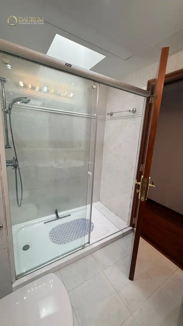 Baño de Ático en venta en Madrid con Aire acondicionado, Calefacción y Terraza