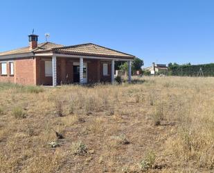 Finca rústica en venda en Trigueros del Valle amb Jardí privat