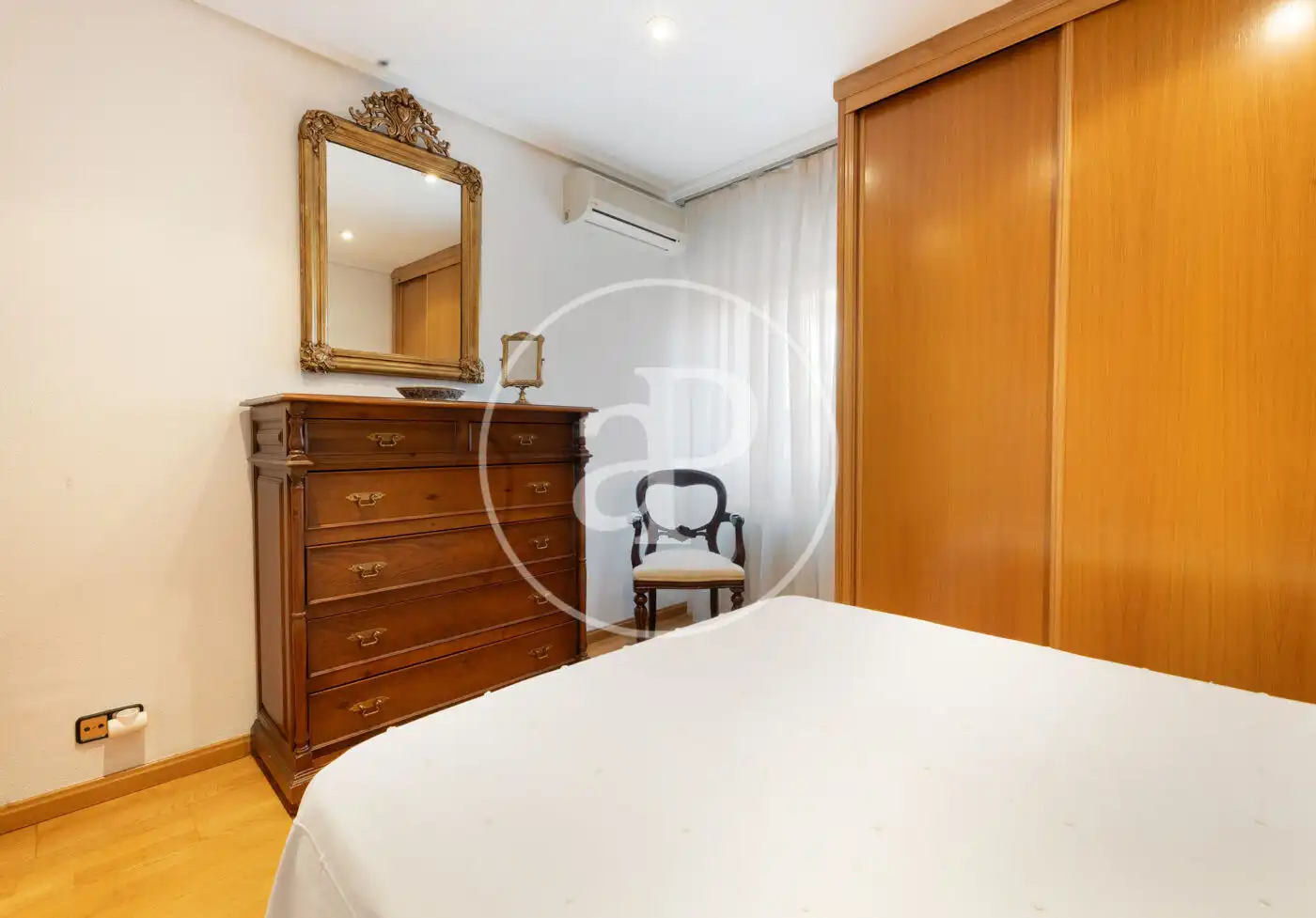 Flat for rent in Calle de María de Guzmán, Ríos Rosas - Nuevos Ministerios