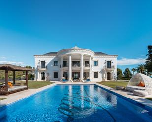 Swimming pool of Country house for sale in Marbella