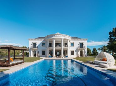 Casa rústica en venda a Elviria - Cabopino